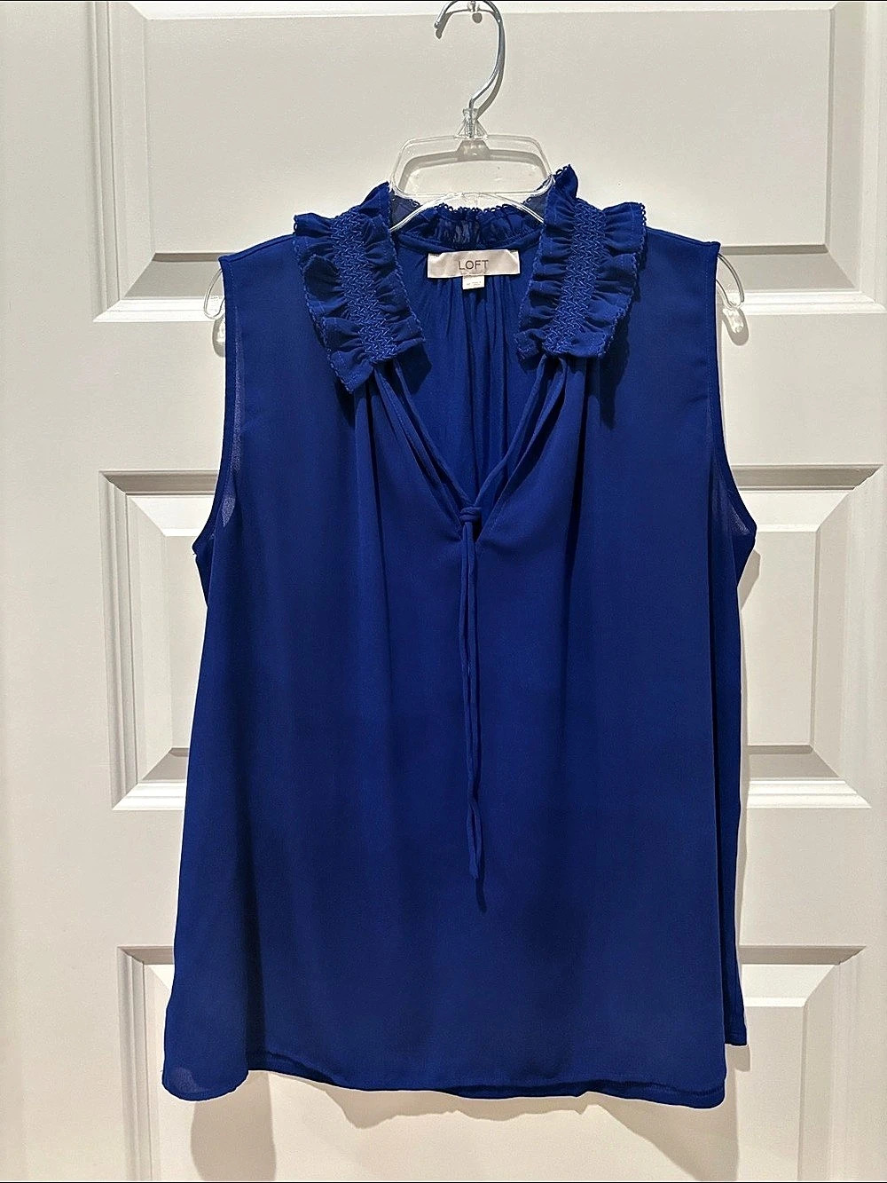 LOFT Ruffle Neck Sleeveless Blouse in Blue Size Medium Like New